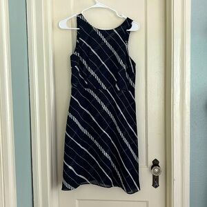 Ann Taylor Size 4P Lightweight Black and White Dress
